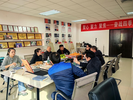 ������У������ƾ֣��ֵ����ؑc���N��ɳ�����A�M��Ļ