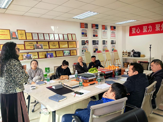 ������У������ƾ֣��ֵ����ؑc���N��ɳ�����A�M��Ļ